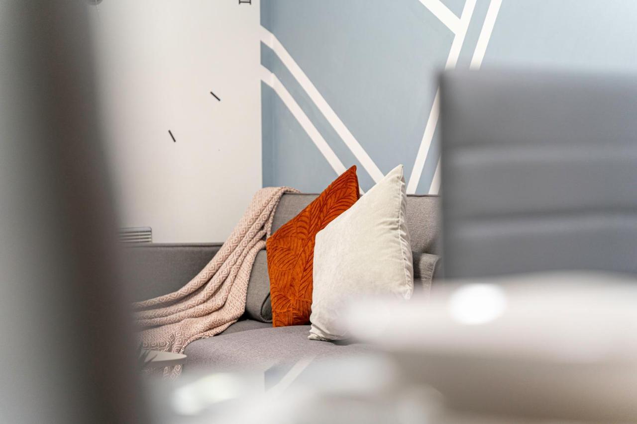 Jkg Property Solutions Presents Cosy City Apartment Coventry Extérieur photo