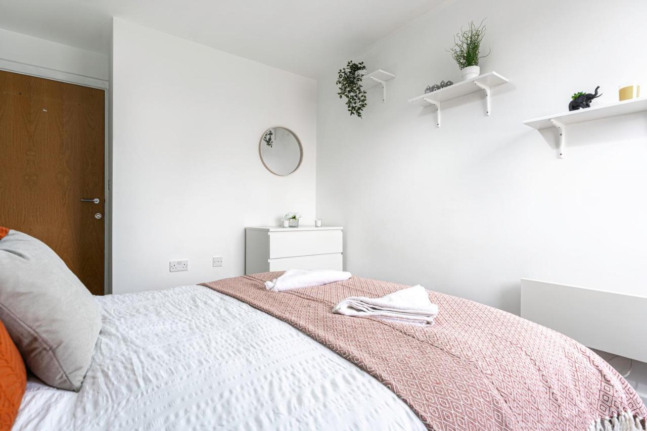 Jkg Property Solutions Presents Cosy City Apartment Coventry Extérieur photo